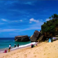 Pantai Indrayanti: Keindahan Alam dan Kenyamanan Wisata di Gunungkidul, Yogyakarta